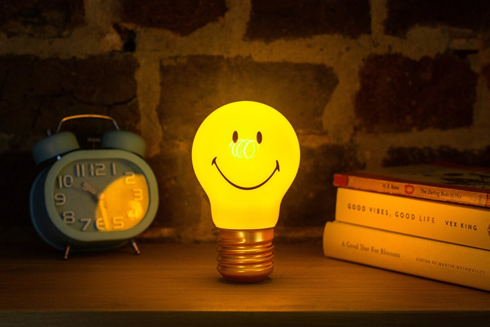 Cordless Smiley Lightbulb